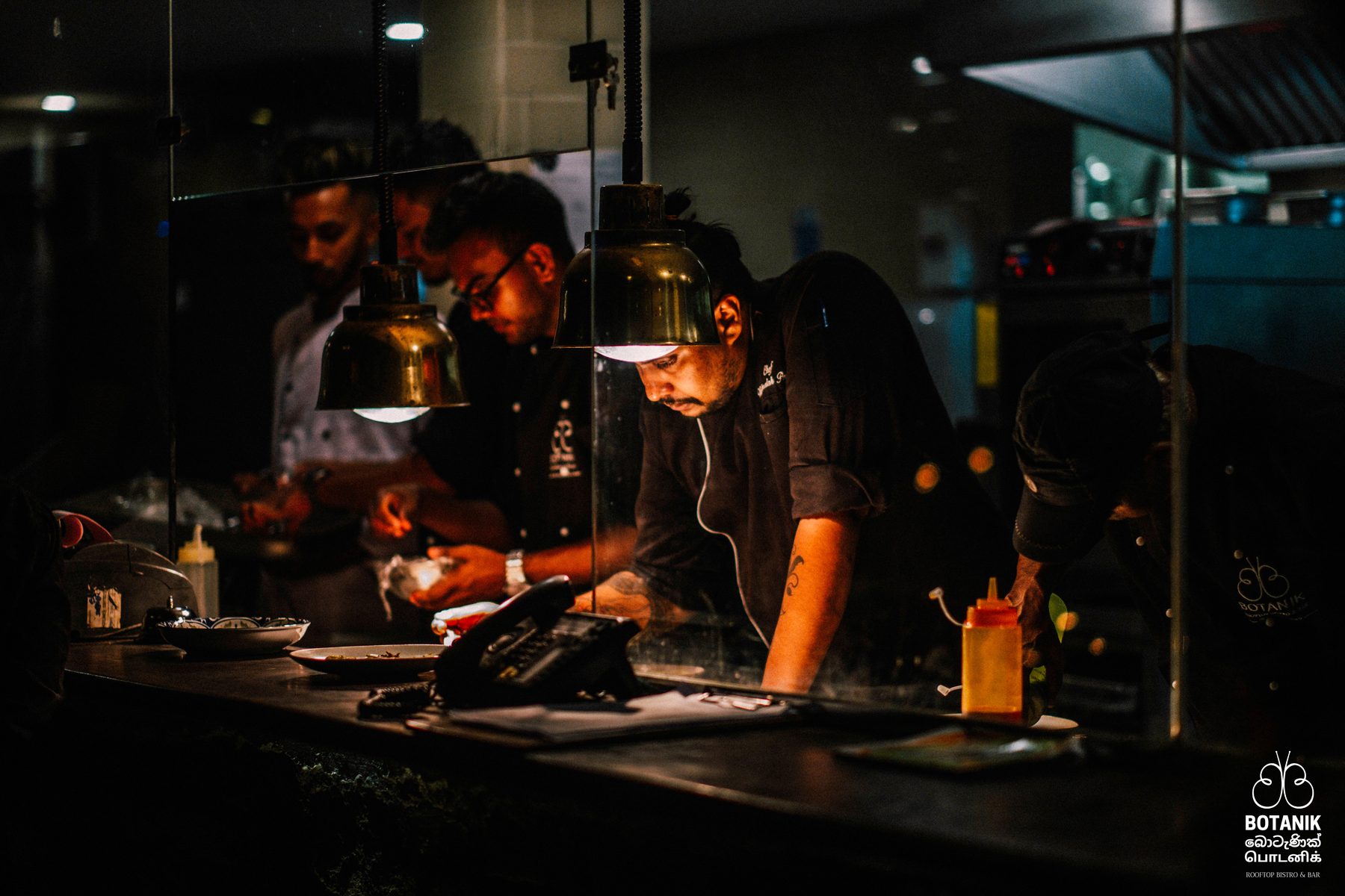 Plates leaving the pass at Botanik